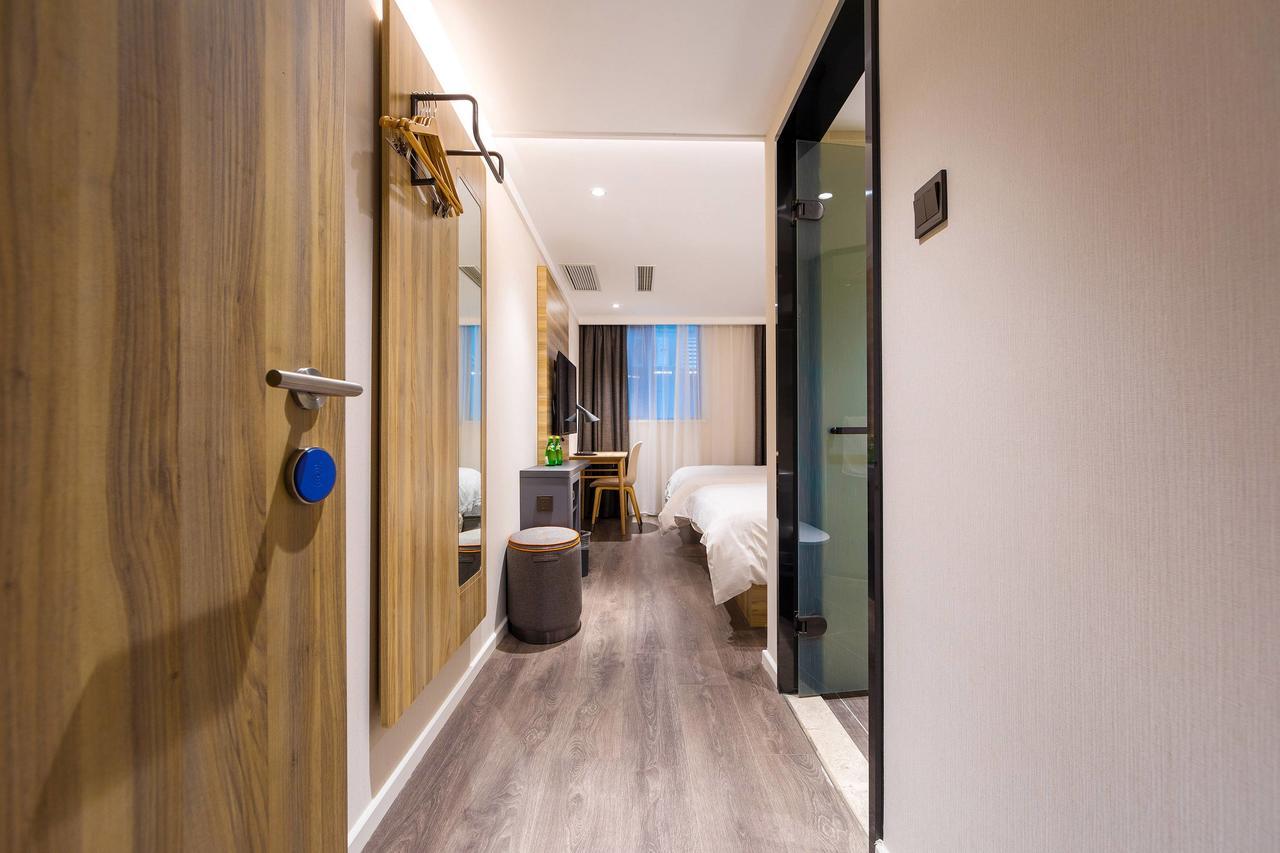 Hanting Premium Dapu Bridge Riyueguang Shopping Mall Hotel Shanghai